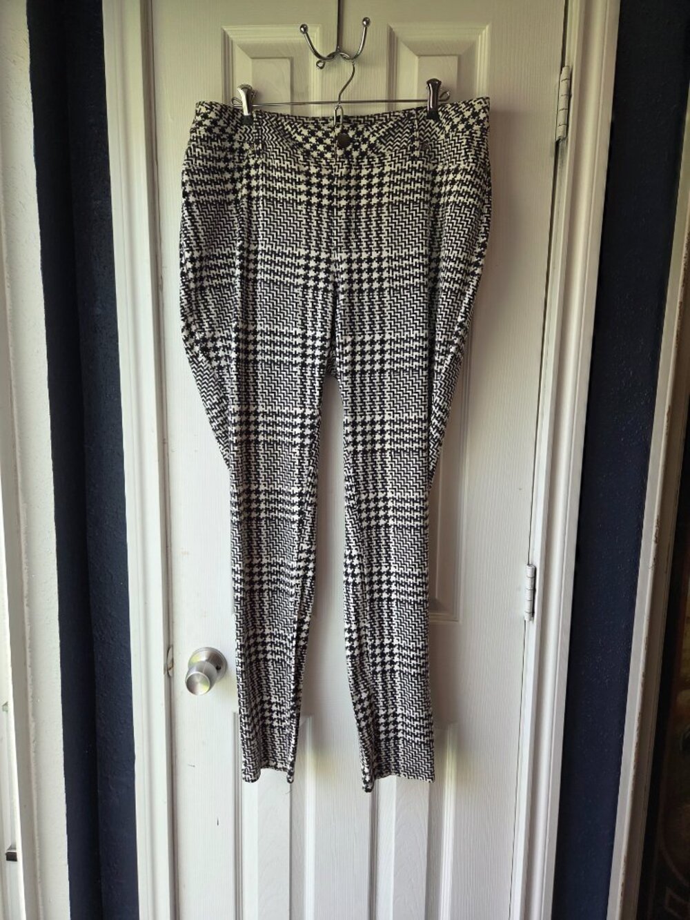 Cato Contemporary Black and White Skinny Pants Women's Size 16W